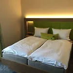 Witte-koenig 4*